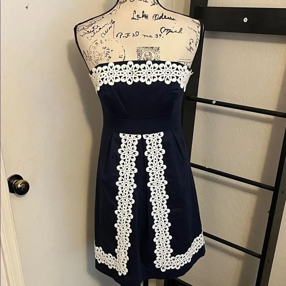Lily Pulitzer Blue White Embroidered Strapless Classic Modern Dress Preppy
